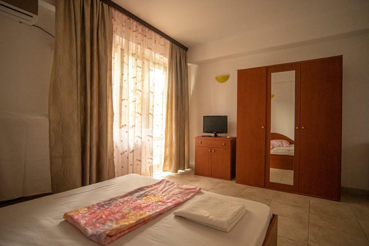 La Papu Si Maia Hotel Ефорие Суд Екстериор снимка