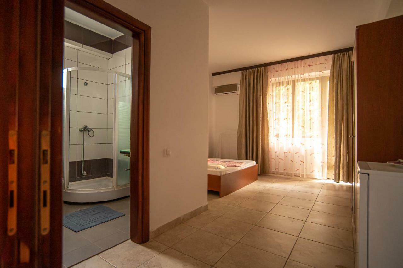 La Papu Si Maia Hotel Ефорие Суд Екстериор снимка