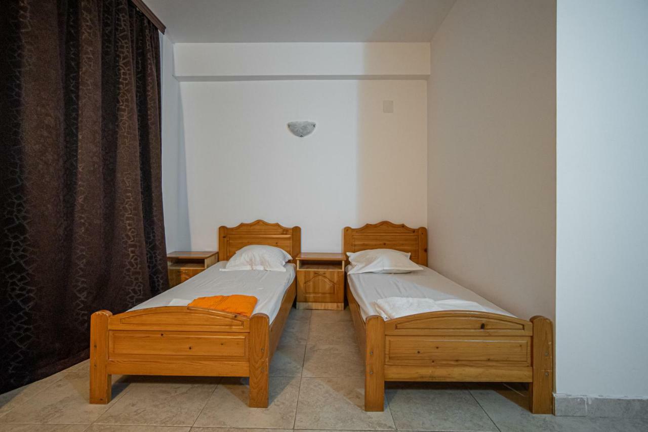 La Papu Si Maia Hotel Ефорие Суд Екстериор снимка